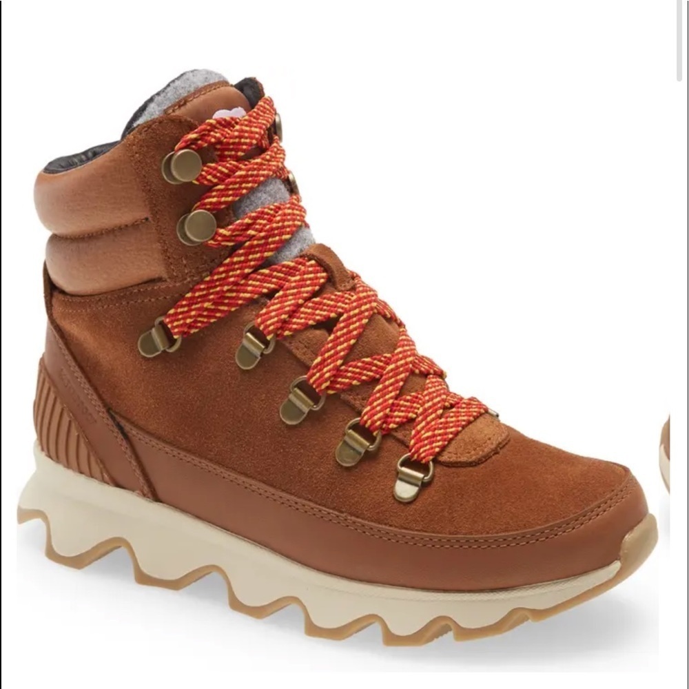Sorel Kinetic Conquest Velvet Tan Boot size 6.5 New